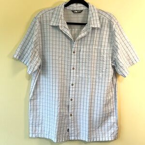 The North Face Short Sleeve Light Blue and Tan Textured Button Down Size Medium